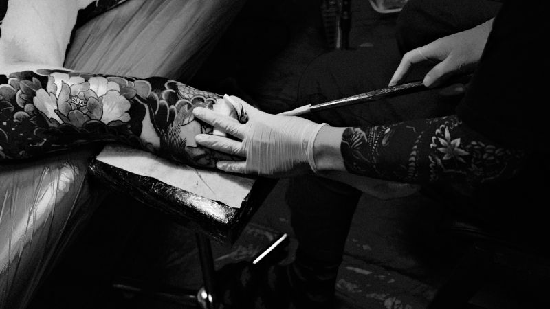 tattooing by hand