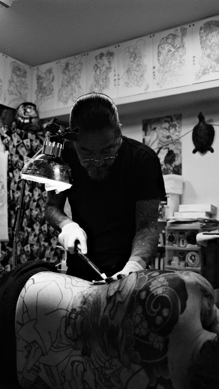 tattooing by hand