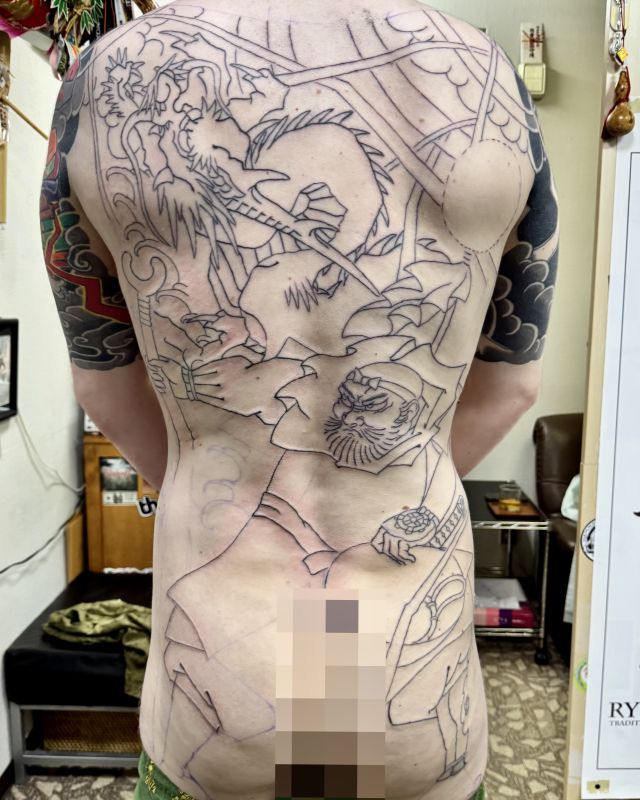 outline of full back piece